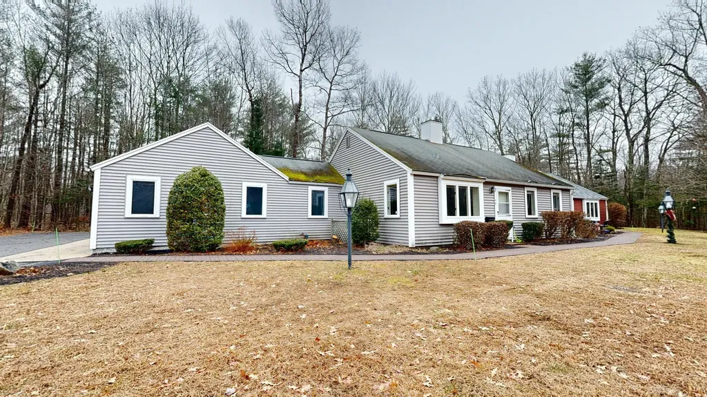 48 Colonial Way Auburn ME 04210