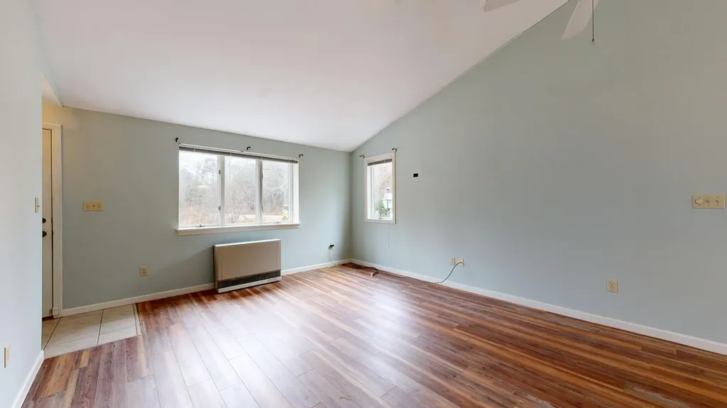 48 Colonial Way Auburn ME 04210