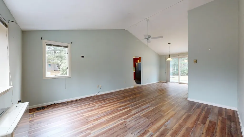 48 Colonial Way Auburn ME 04210
