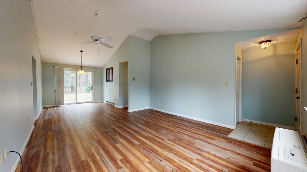 48 Colonial Way Auburn ME 04210