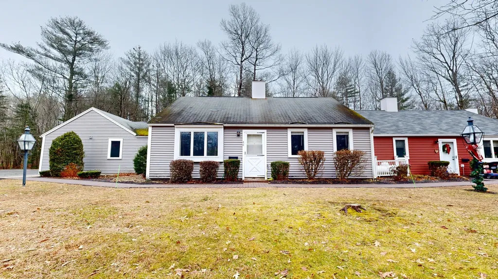 48 Colonial Way Auburn ME 04210
