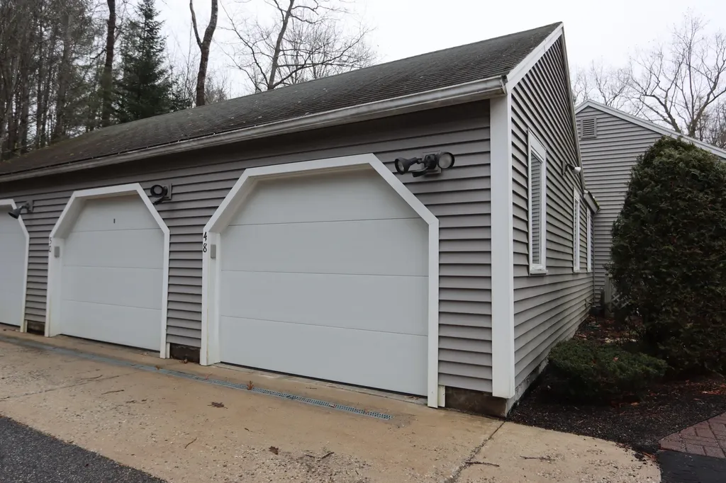 48 Colonial Way Auburn ME 04210