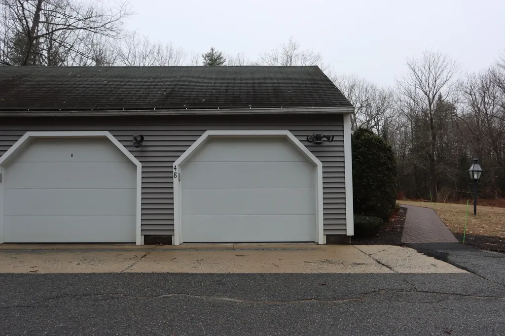 48 Colonial Way Auburn ME 04210