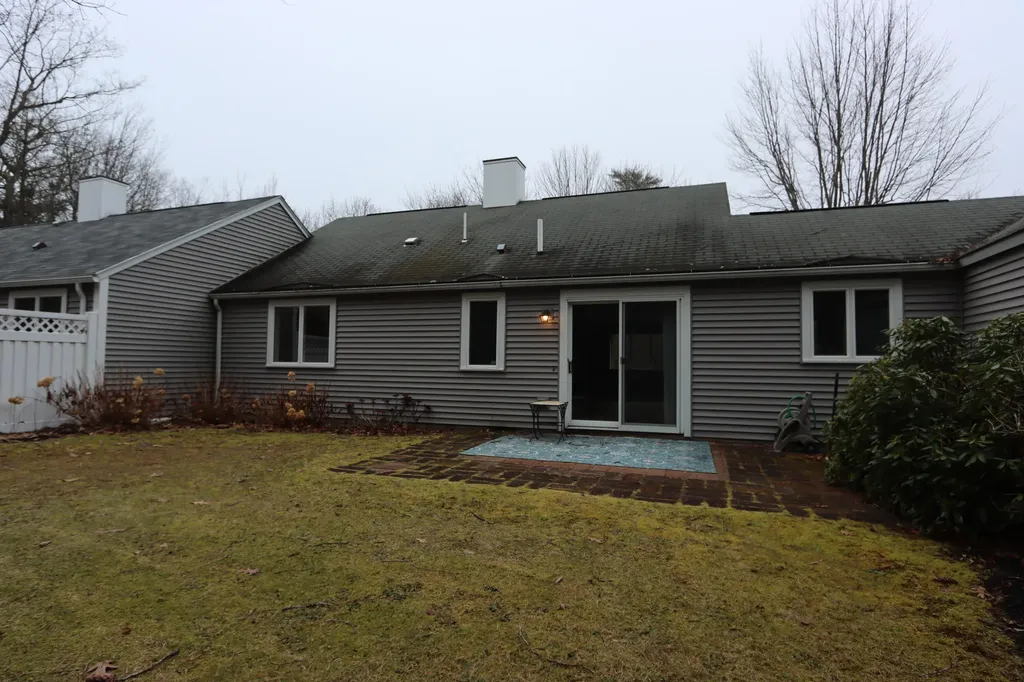 48 Colonial Way Auburn ME 04210