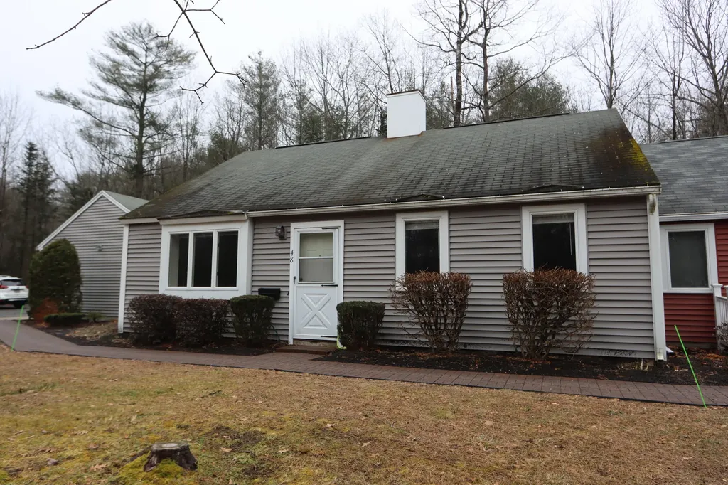48 Colonial Way Auburn ME 04210