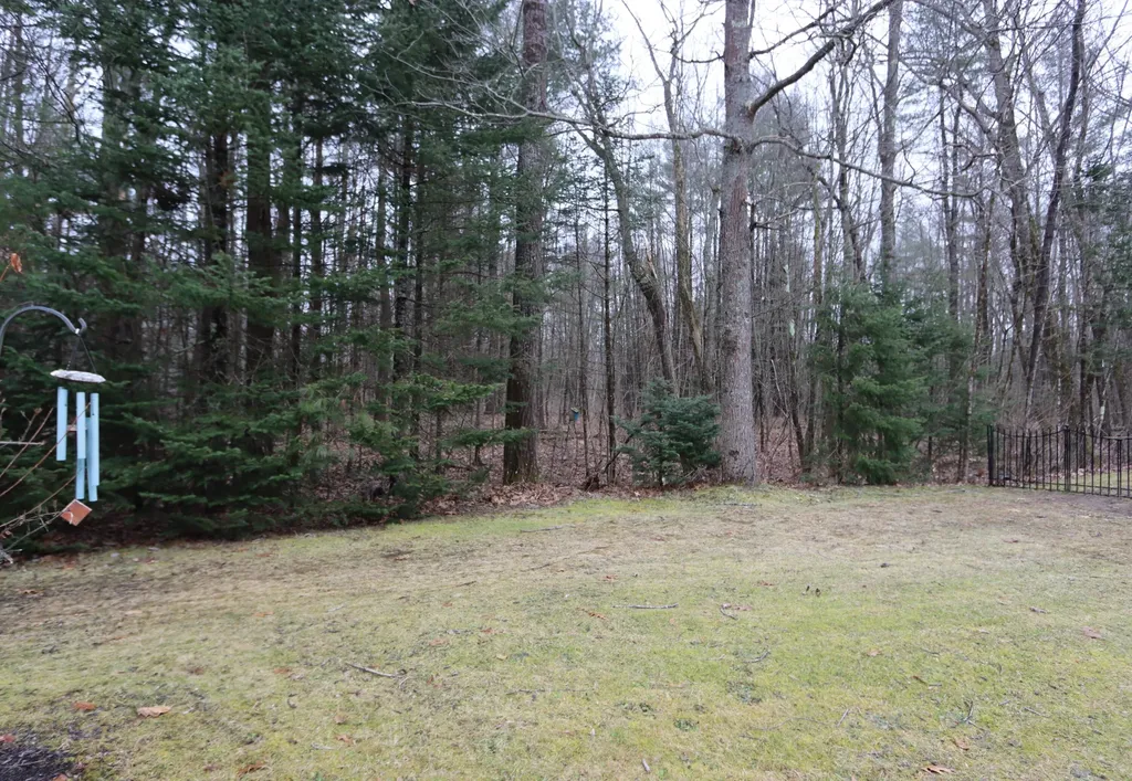 48 Colonial Way Auburn ME 04210