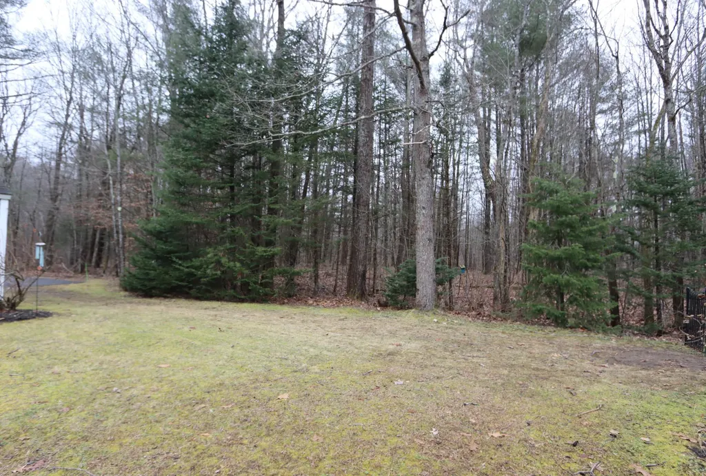 48 Colonial Way Auburn ME 04210
