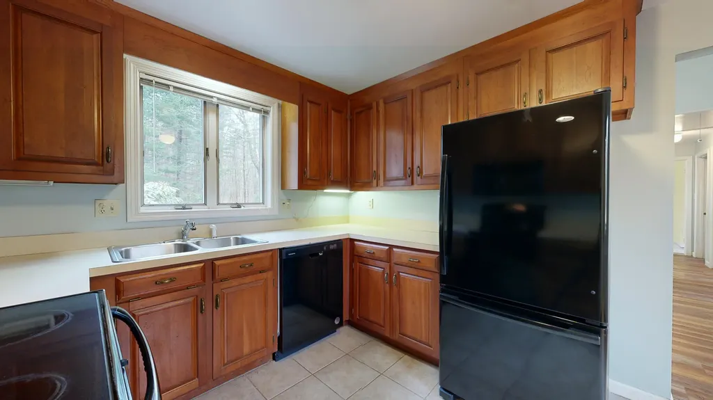 48 Colonial Way Auburn ME 04210