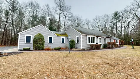 48 Colonial Way Auburn ME 04210