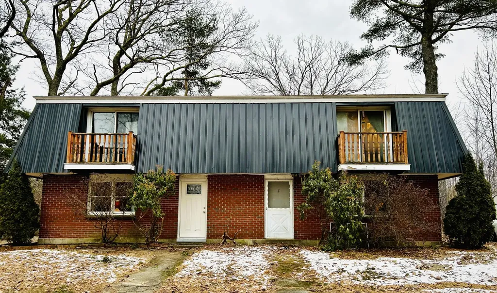 1074 Hallowell Litchfield Road West Gardiner ME 04345