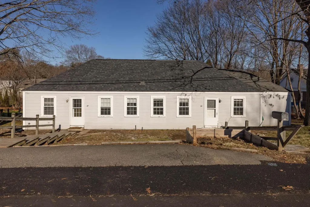 27-29 Dismukes Street Kittery ME 03904