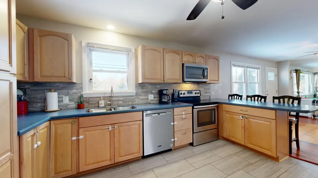 123 Old Lisbon Road Lewiston ME 04240