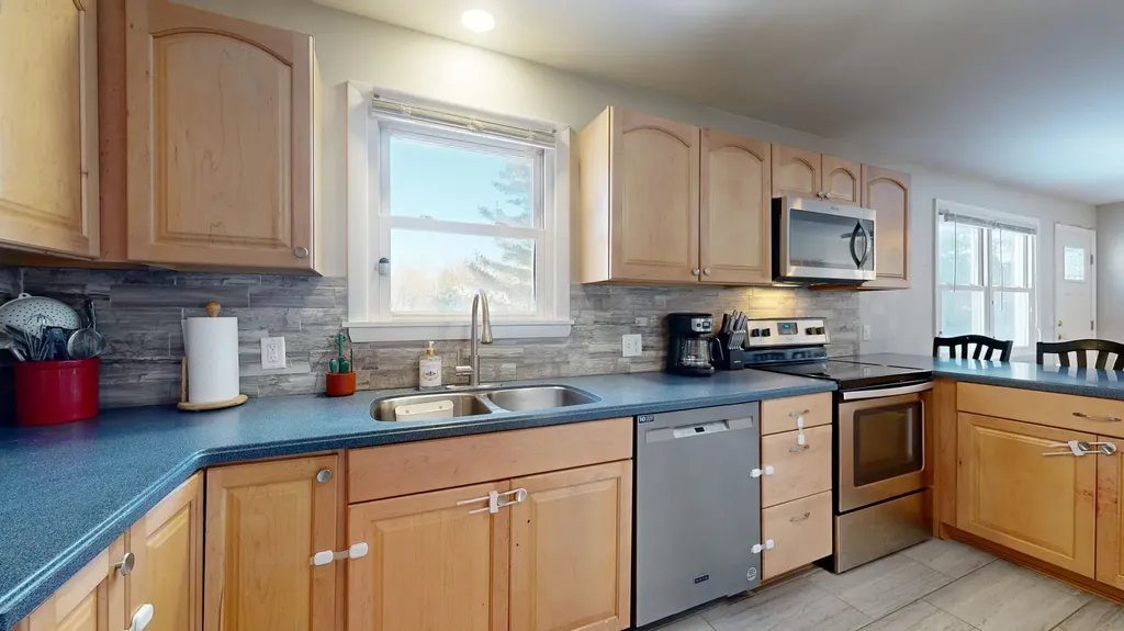 123 Old Lisbon Road Lewiston ME 04240