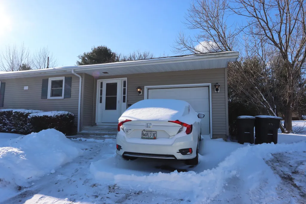123 Old Lisbon Road Lewiston ME 04240
