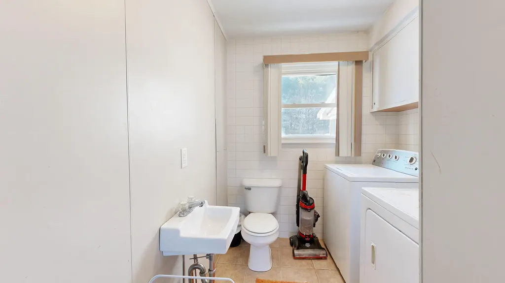 123 Old Lisbon Road Lewiston ME 04240