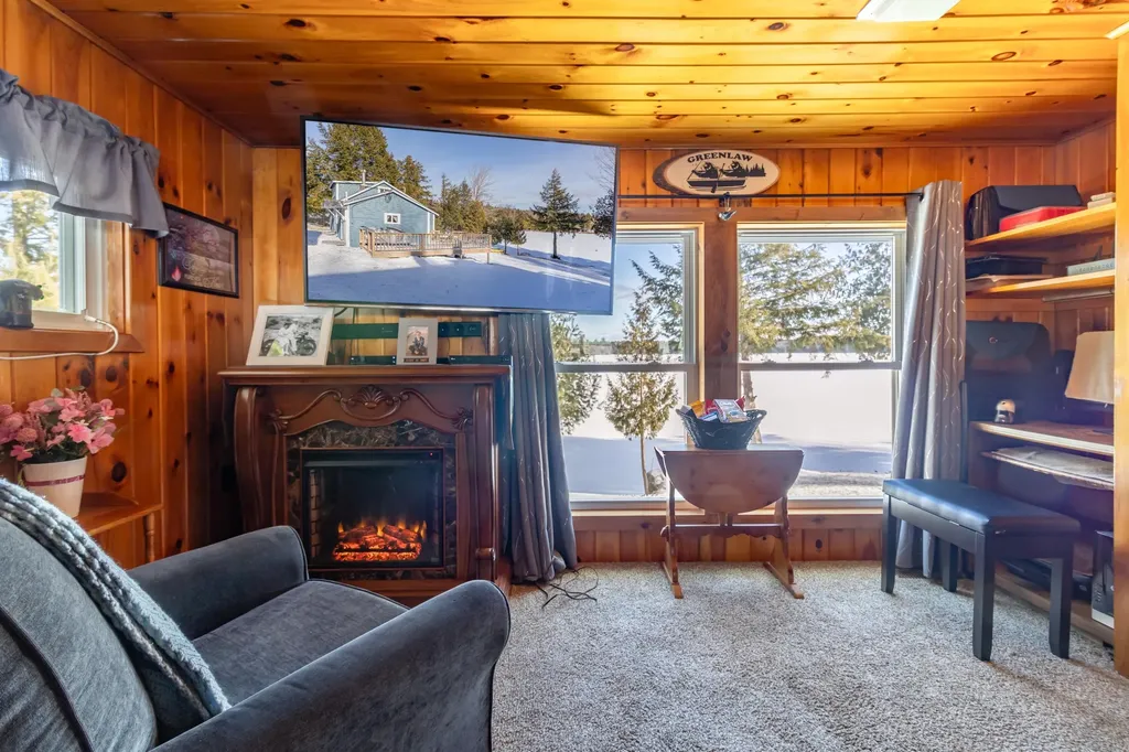 26 Worcester Way Lincoln ME 04457