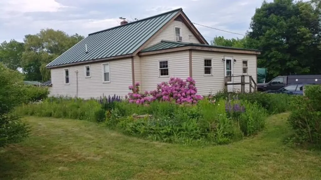 21 Booker Street Thomaston ME 04861