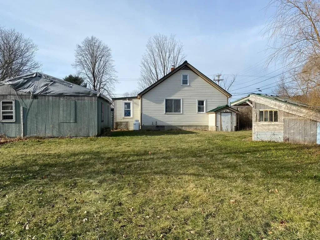21 Booker Street Thomaston ME 04861