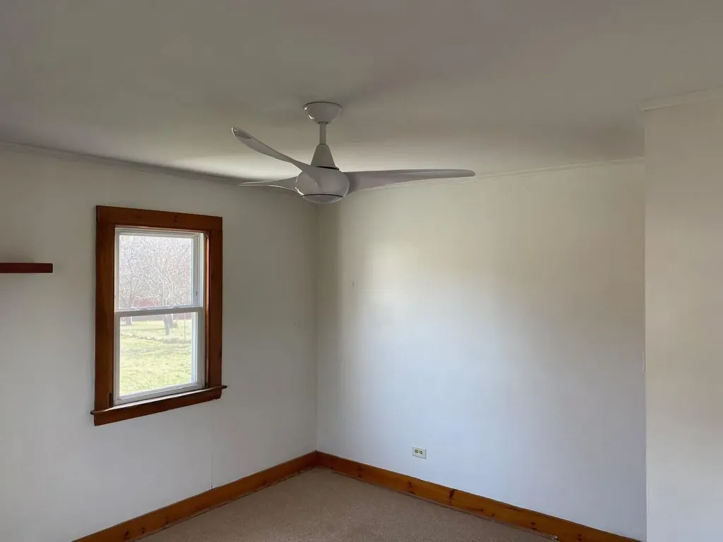 21 Booker Street Thomaston ME 04861