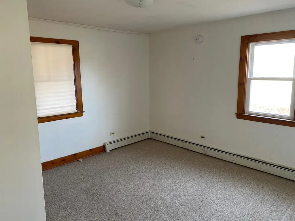 21 Booker Street Thomaston ME 04861