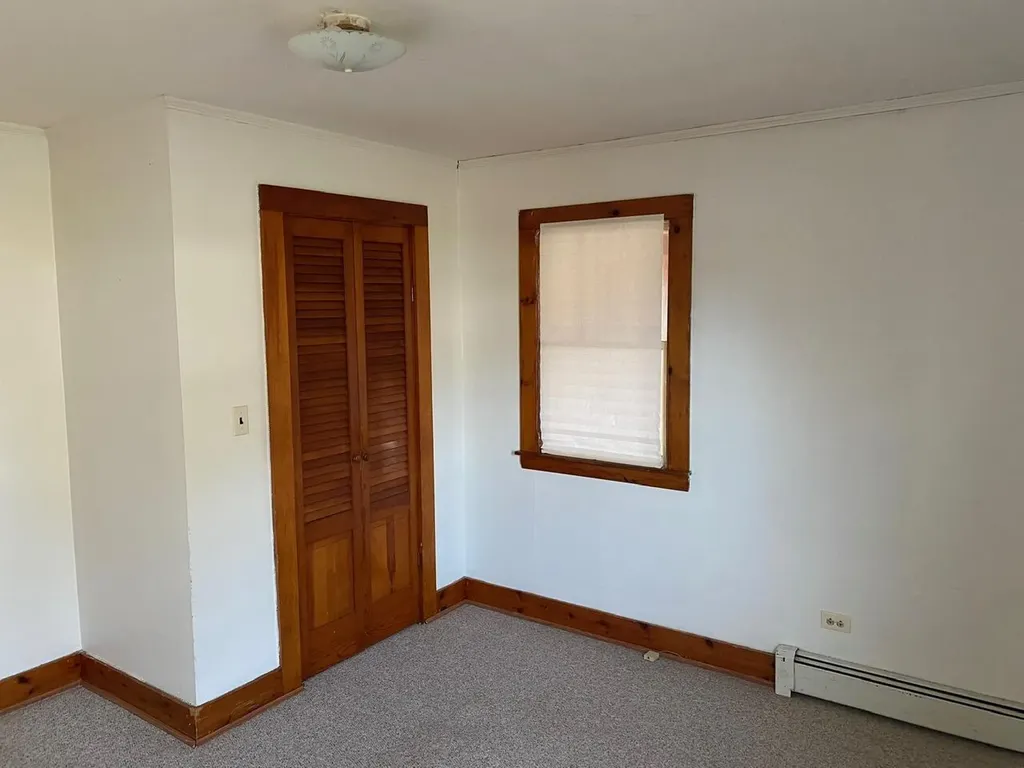 21 Booker Street Thomaston ME 04861