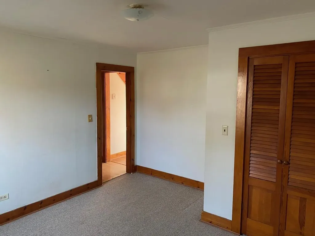 21 Booker Street Thomaston ME 04861