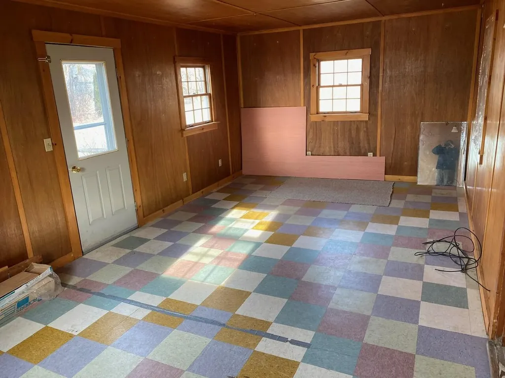 21 Booker Street Thomaston ME 04861