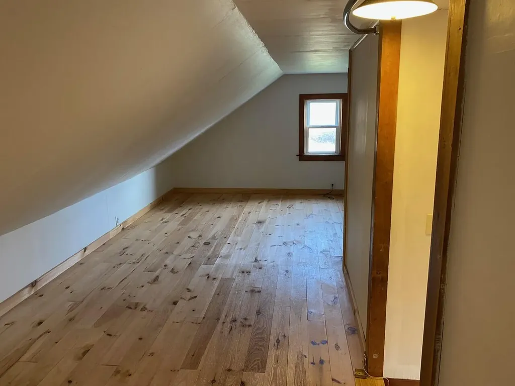 21 Booker Street Thomaston ME 04861