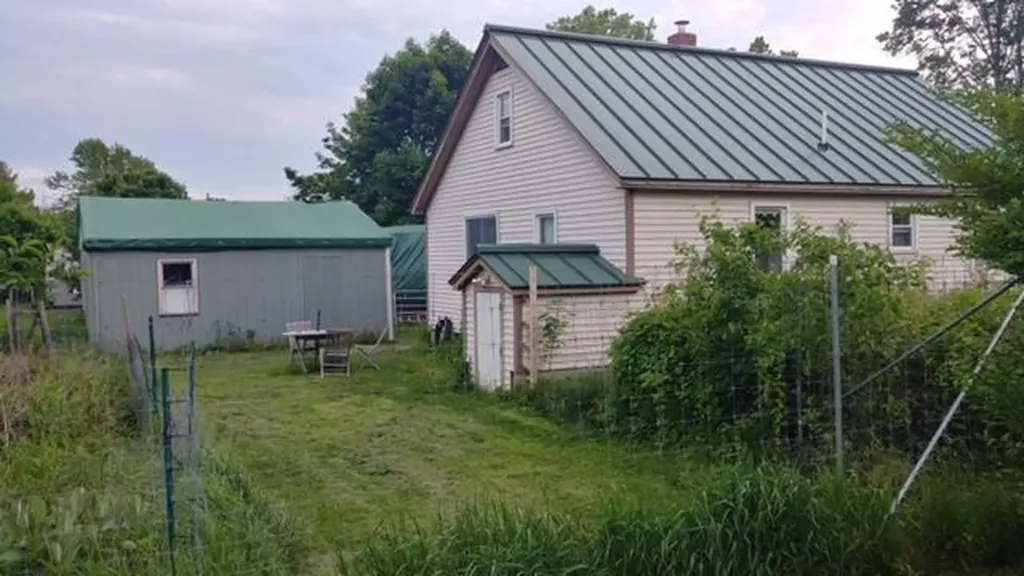 21 Booker Street Thomaston ME 04861