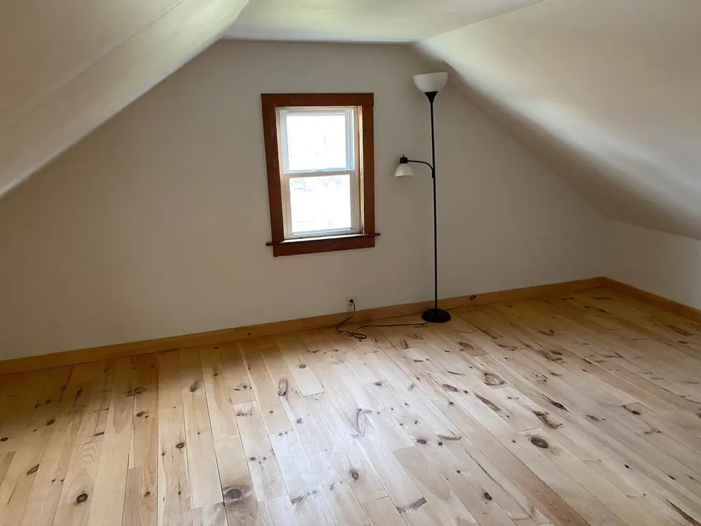 21 Booker Street Thomaston ME 04861