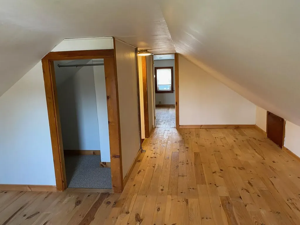 21 Booker Street Thomaston ME 04861