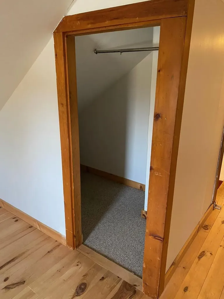 21 Booker Street Thomaston ME 04861