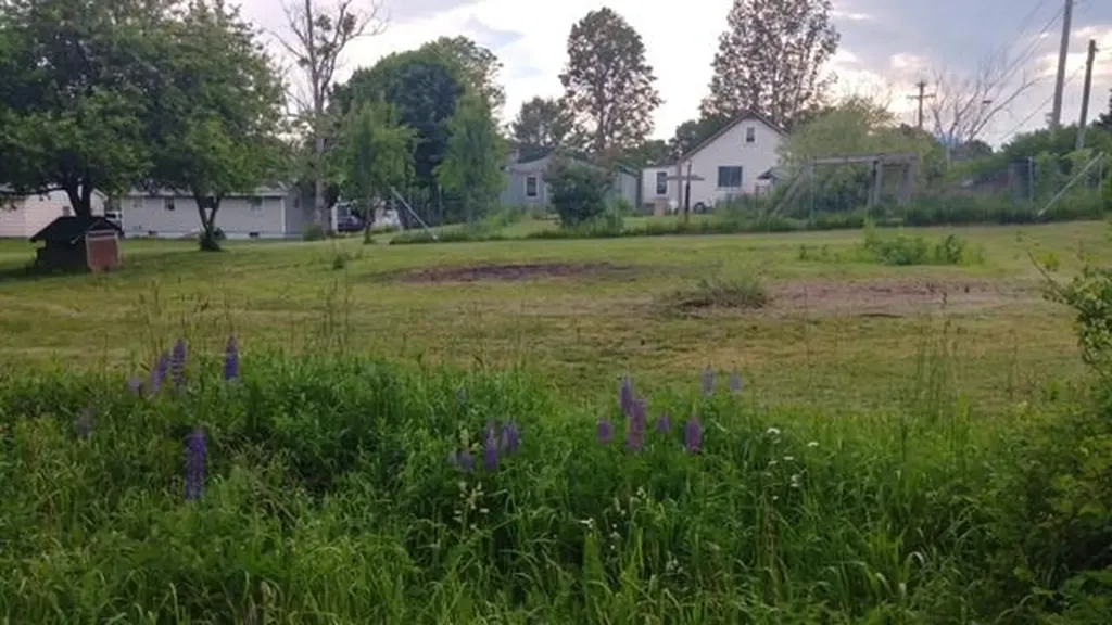 21 Booker Street Thomaston ME 04861