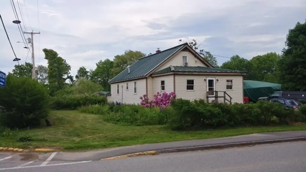 21 Booker Street Thomaston ME 04861