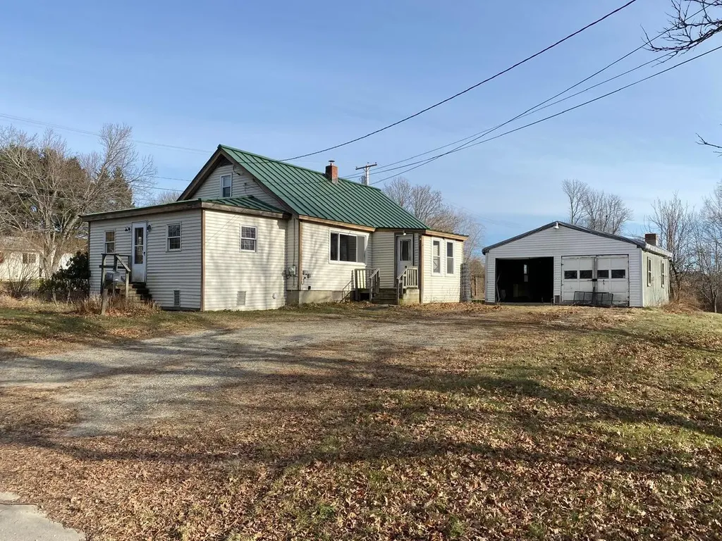 21 Booker Street Thomaston ME 04861