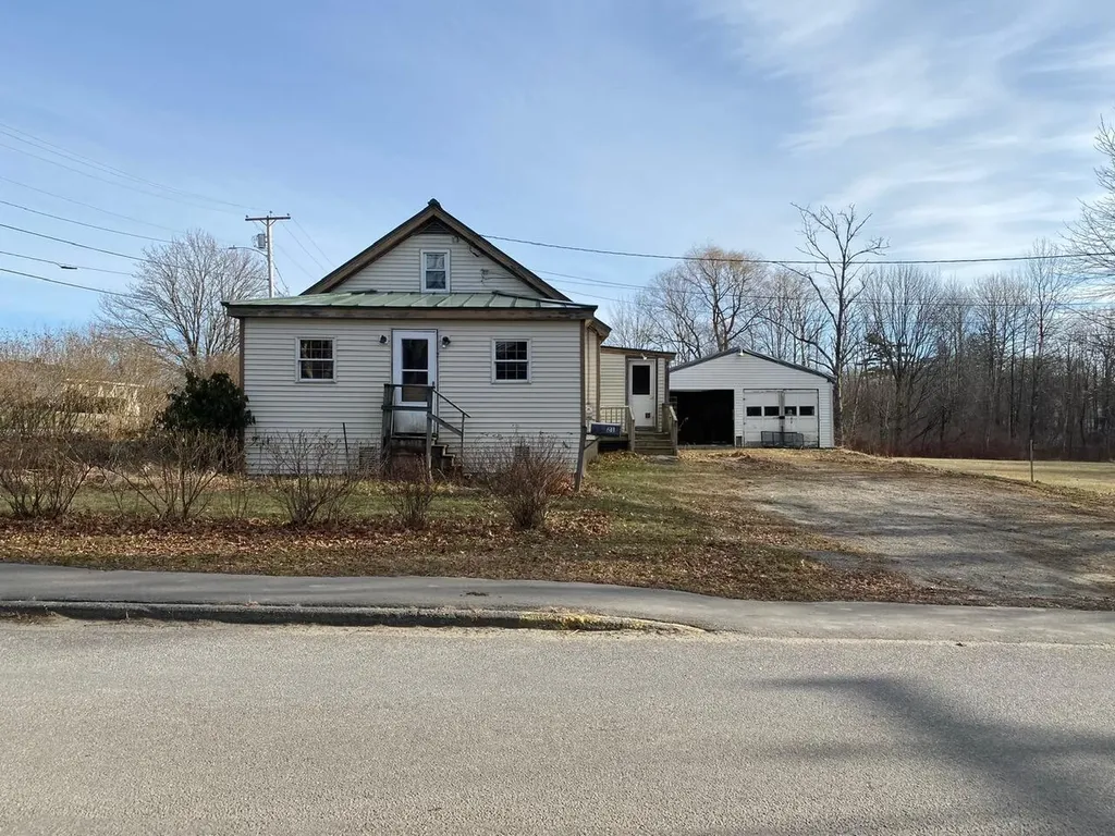 21 Booker Street Thomaston ME 04861