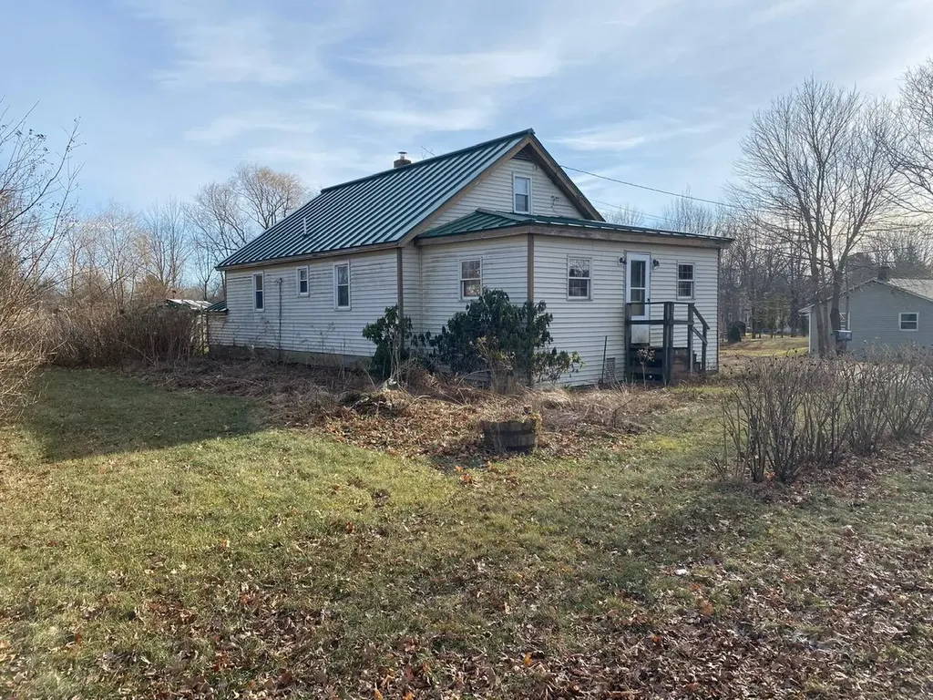 21 Booker Street Thomaston ME 04861
