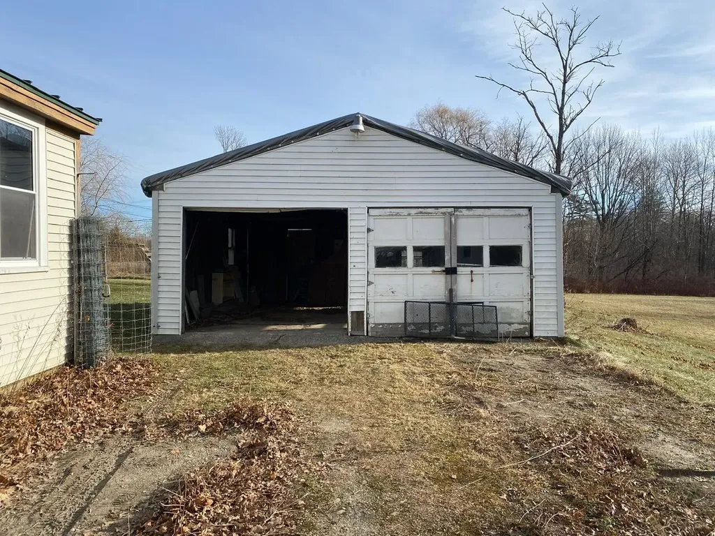 21 Booker Street Thomaston ME 04861