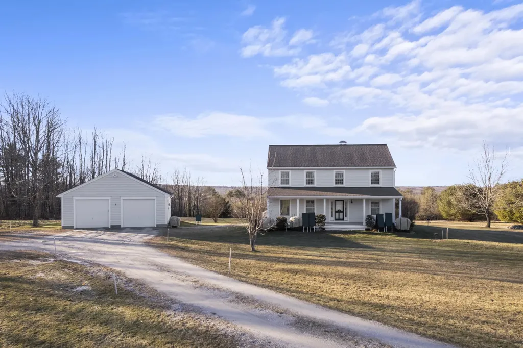 20 Orchard Lane New Gloucester ME 04260