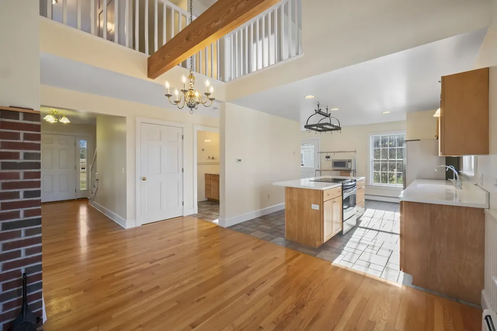 20 Orchard Lane New Gloucester ME 04260