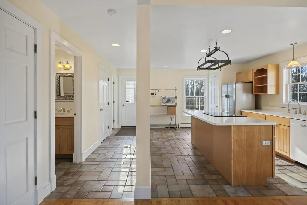 20 Orchard Lane New Gloucester ME 04260