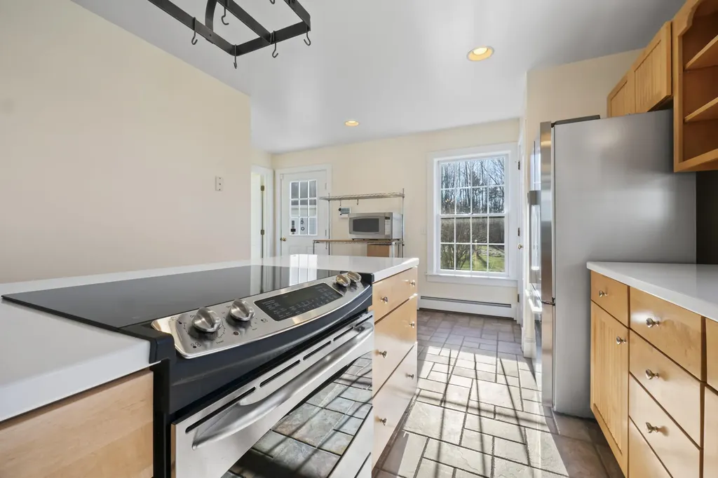 20 Orchard Lane New Gloucester ME 04260