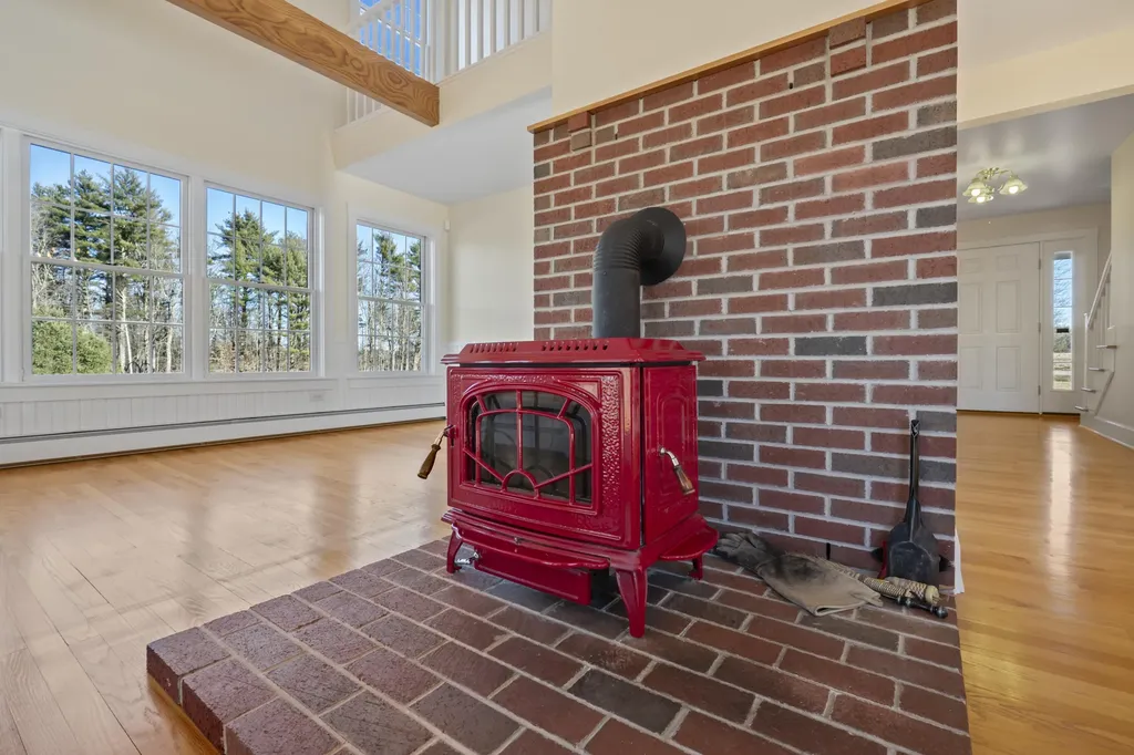 20 Orchard Lane New Gloucester ME 04260