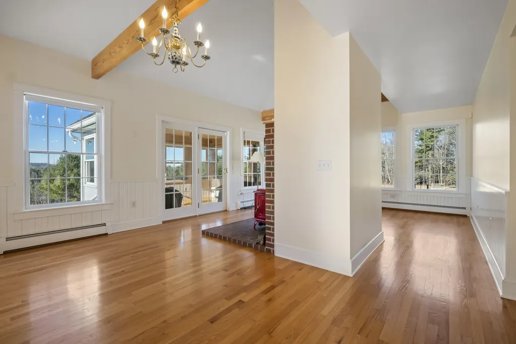 20 Orchard Lane New Gloucester ME 04260