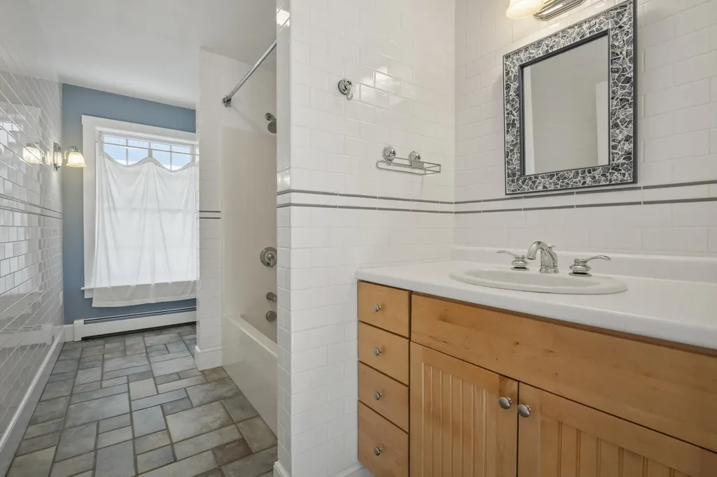 20 Orchard Lane New Gloucester ME 04260