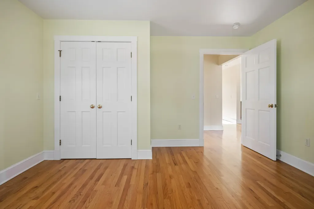 20 Orchard Lane New Gloucester ME 04260