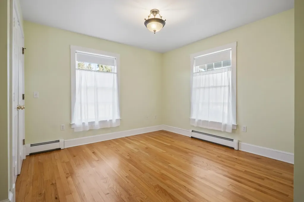 20 Orchard Lane New Gloucester ME 04260