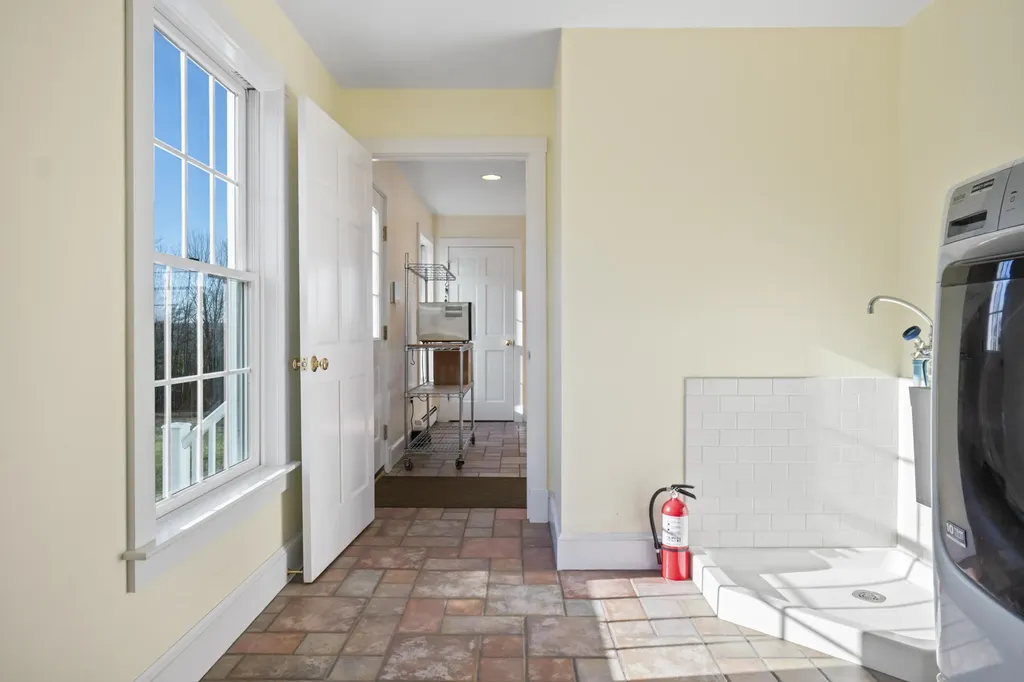20 Orchard Lane New Gloucester ME 04260
