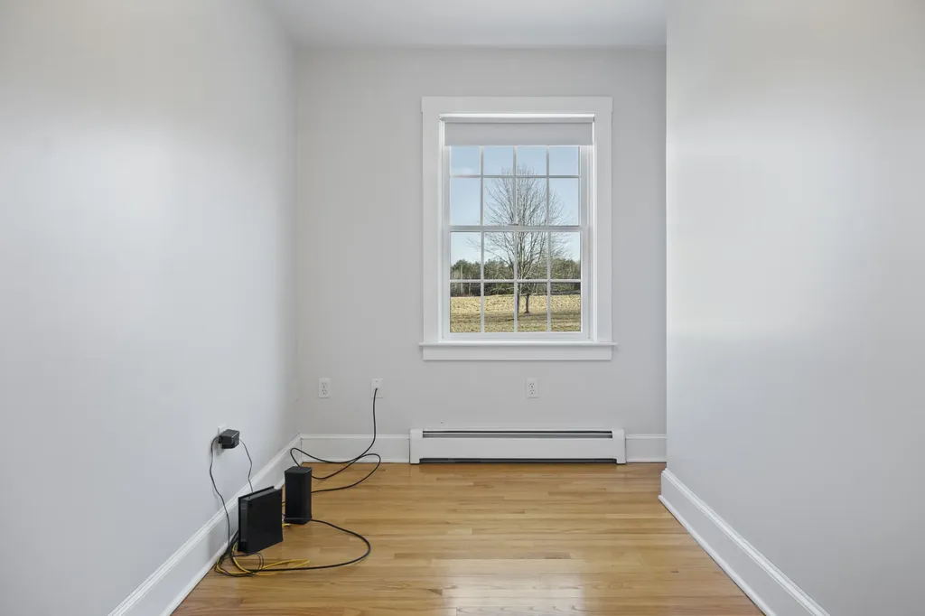 20 Orchard Lane New Gloucester ME 04260