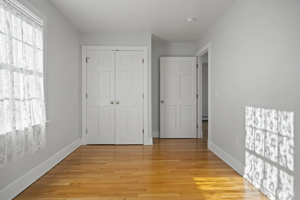 20 Orchard Lane New Gloucester ME 04260